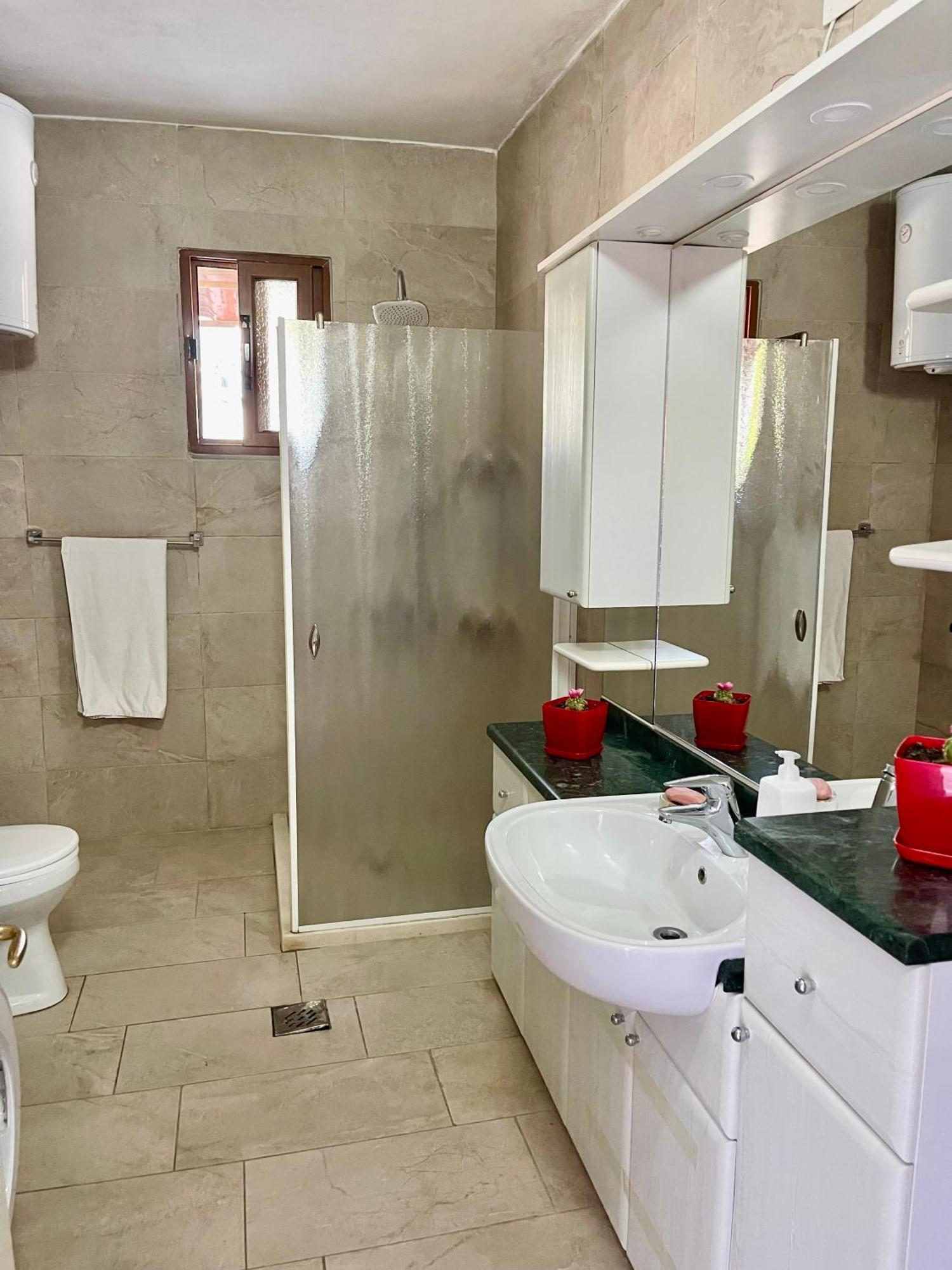Vlorë Guest House Dea מראה חיצוני תמונה