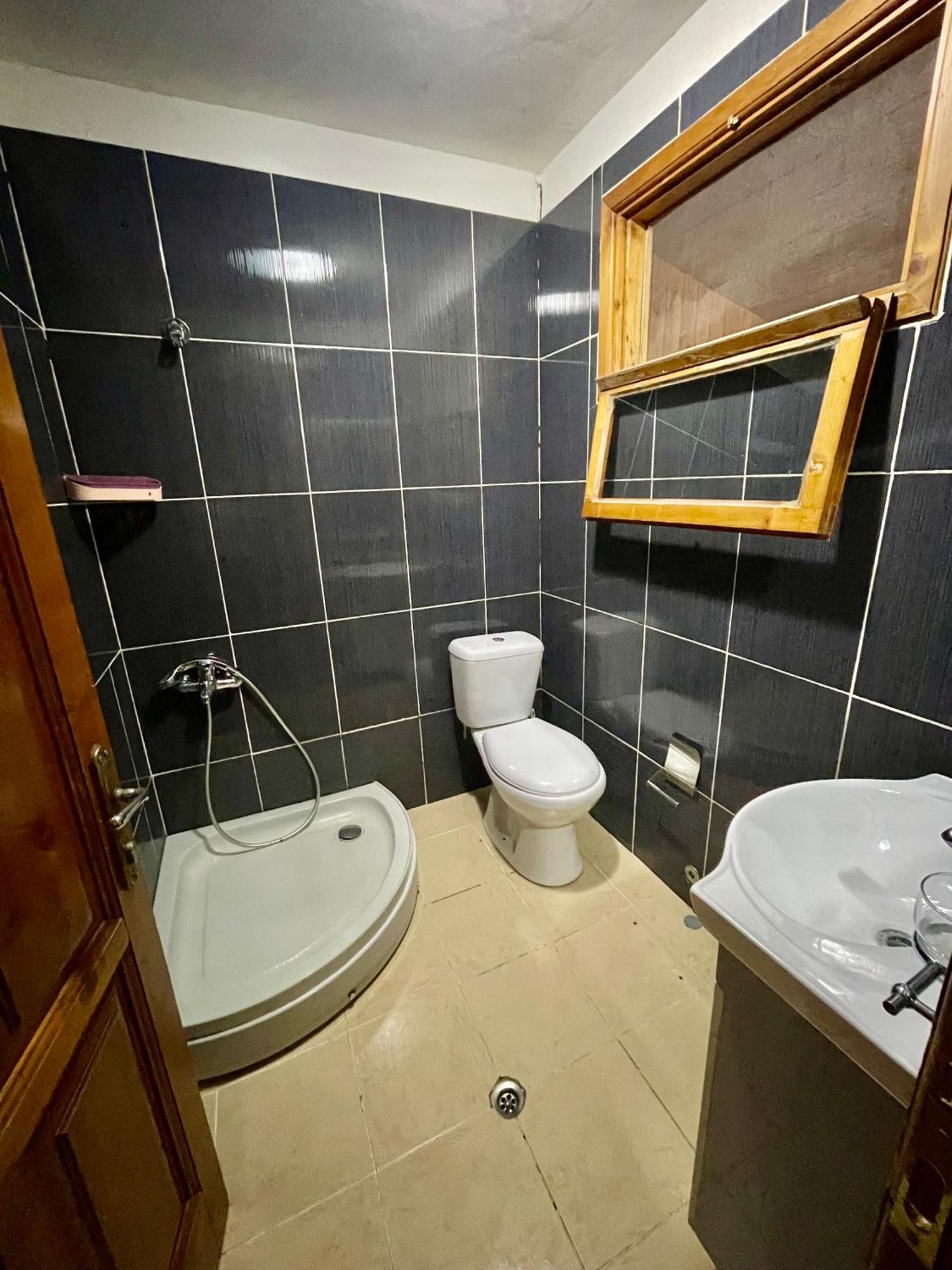 Vlorë Guest House Dea מראה חיצוני תמונה